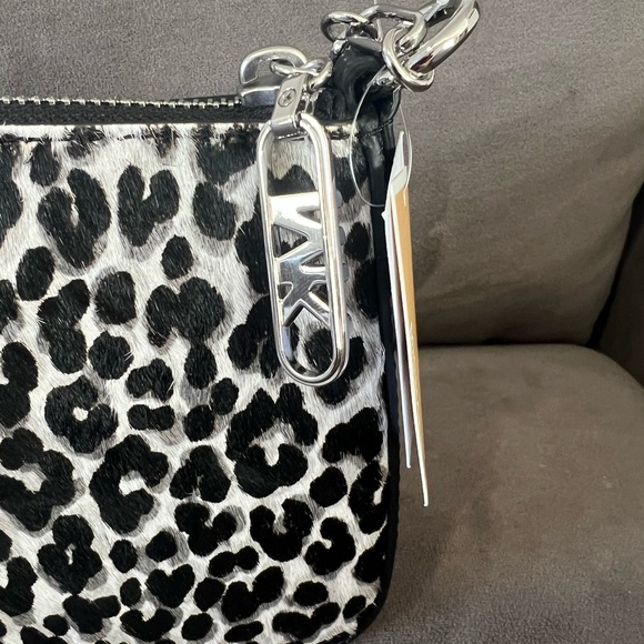 Michael Kors Empire medium chain pouchette with black leather - Picture 5 of 7